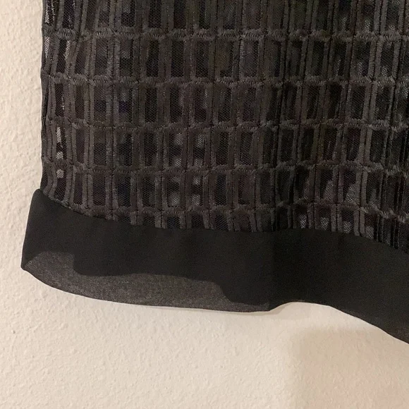 Banana Republic Women’s Blouse - Picture 3 of 5